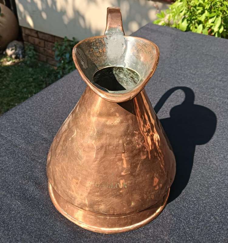 Antique English ½ Gallon Copper Jug with King George V (1910-1936) Hallmark
