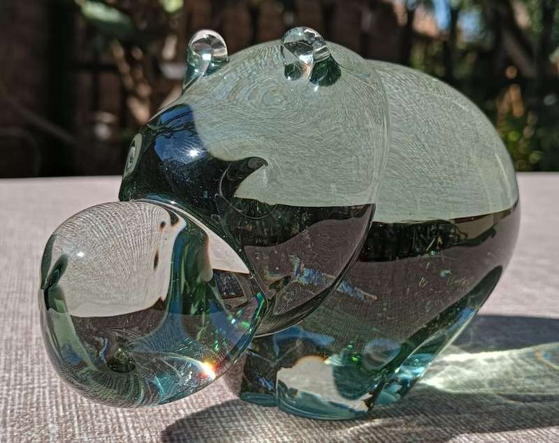 Massive 1.25kg Ngwenya Glass Hippo with Cute Pinched Tail VERY GOOD CONDITION