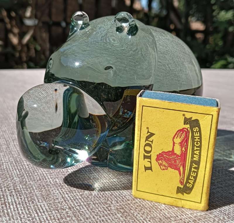 Massive 1.25kg Ngwenya Glass Hippo with Cute Pinched Tail VERY GOOD CONDITION