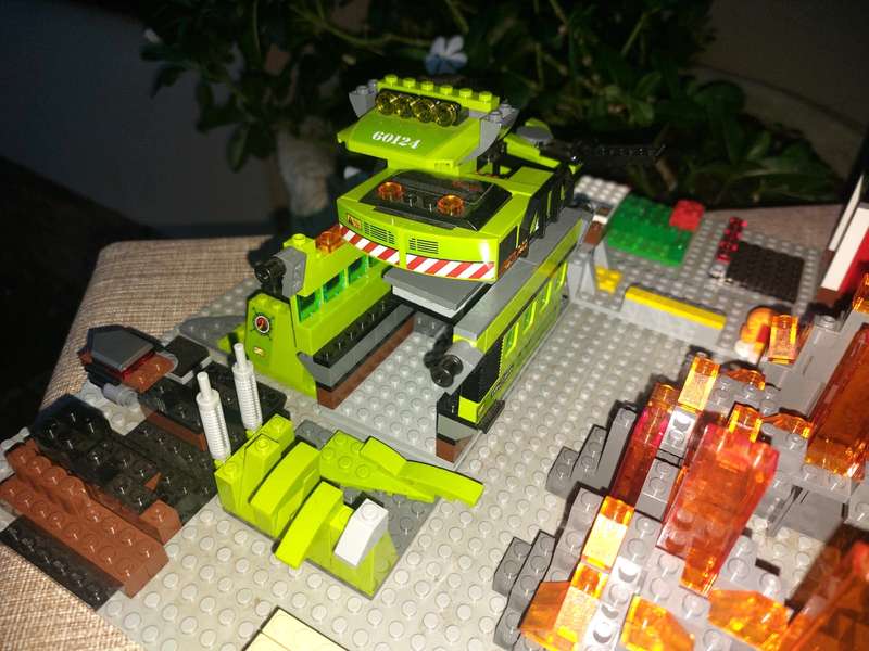 Lego City Volcano Exploration Base Set 60124 Around 80% Complete
