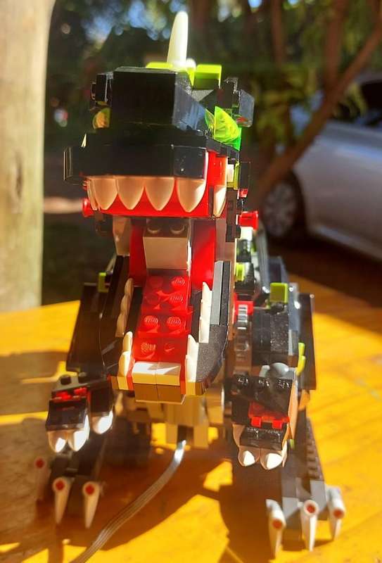 Motorised Lego Creator 4958 Dino Monster Set Mouth Opens! Arms Move! - Introduced 2007 Retired 2008