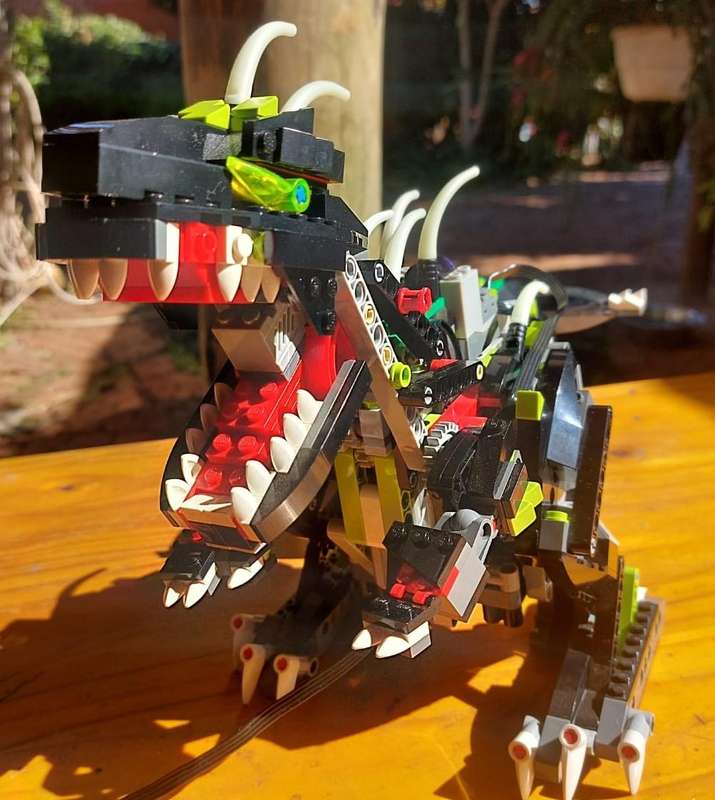 Motorised Lego Creator 4958 Dino Monster Set Mouth Opens! Arms Move! - Introduced 2007 Retired 2008