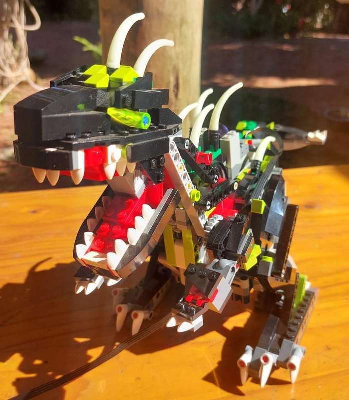 Motorised Lego Creator 4958 Dino Monster Set Mouth Opens! Arms Move! - Introduced 2007 Retired 2008
