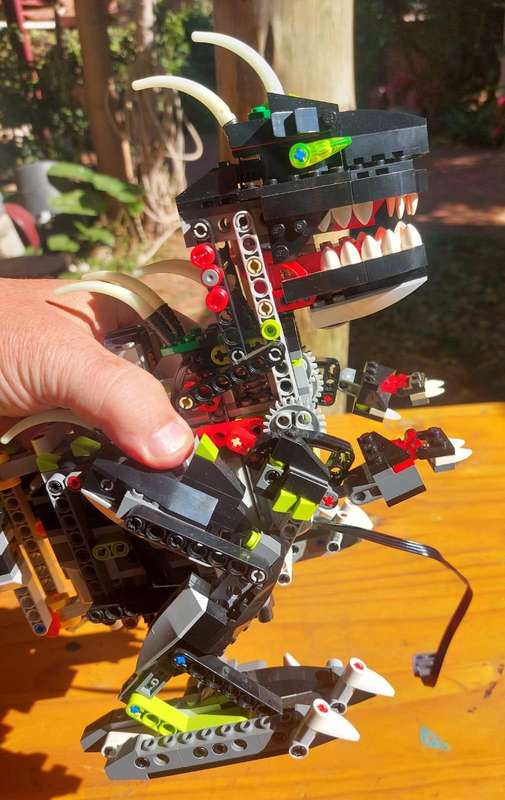 Motorised Lego Creator 4958 Dino Monster Set Mouth Opens! Arms Move! - Introduced 2007 Retired 2008