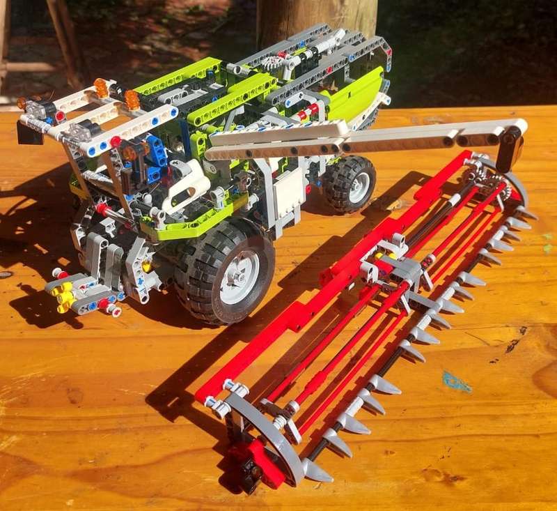 Rare Lego Technic 8274 Combine Harvester Set Introduced 2007 Retired 2008 Wheels and Gears Turn!