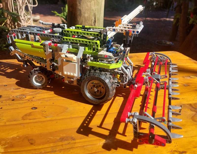 Rare Lego Technic 8274 Combine Harvester Set Introduced 2007 Retired 2008 Wheels and Gears Turn!