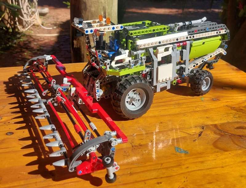 Rare Lego Technic 8274 Combine Harvester Set Introduced 2007 Retired 2008 Wheels and Gears Turn!