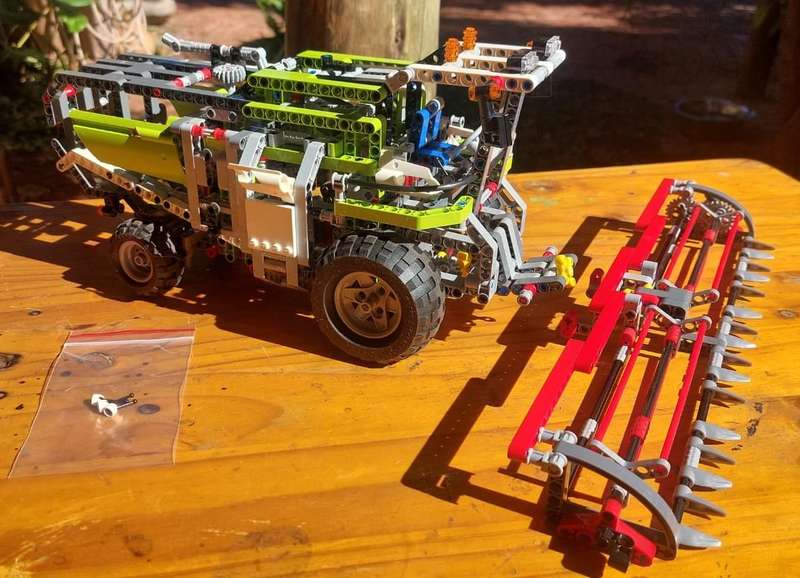 Rare Lego Technic 8274 Combine Harvester Set Introduced 2007 Retired 2008 Wheels and Gears Turn!