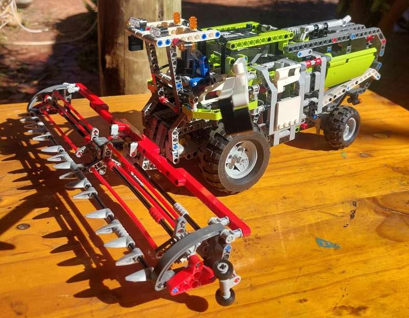 Rare Lego Technic 8274 Combine Harvester Set Introduced 2007 Retired 2008 Wheels and Gears Turn!
