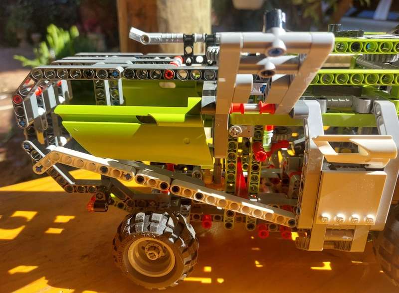 Rare Lego Technic 8274 Combine Harvester Set Introduced 2007 Retired 2008 Wheels and Gears Turn!