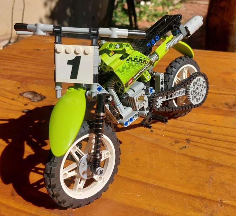 Lego Technic 8291 Dirt Bike Set with Chain Driven Engine - Introduced 2008 Retired 2009