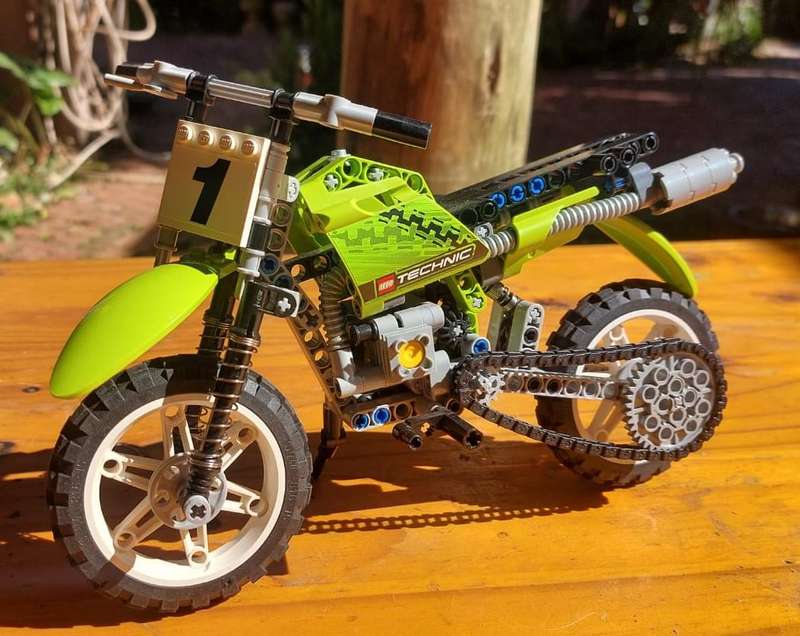 Lego Technic 8291 Dirt Bike Set with Chain Driven Engine - Introduced 2008 Retired 2009