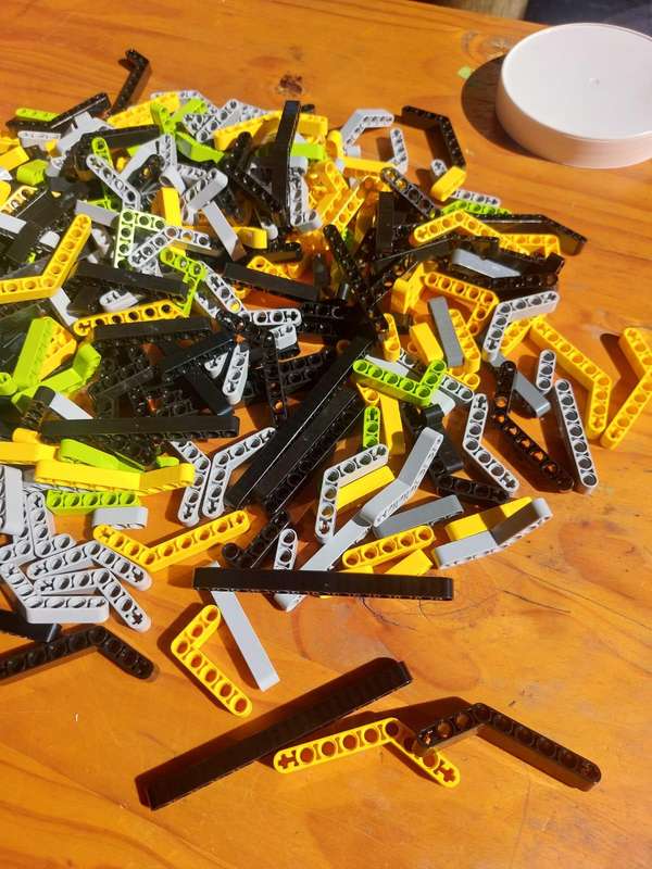 Large Batch of Lego Technic Liftarms: Includes Straight, Bent, L-Shaped Liftarms of various sizes