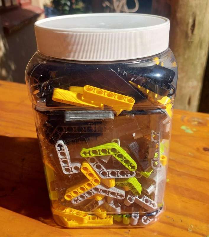 Large Batch of Lego Technic Liftarms: Includes Straight, Bent, L-Shaped Liftarms of various sizes
