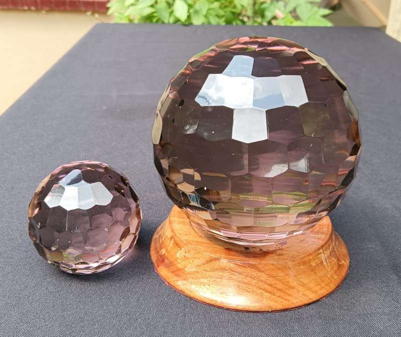 Pair of Lilac Facetted Cut Chrystal Spheres 12cm (2kg) and 6.5cm (300g) Diameters