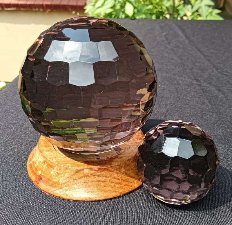 Pair of Lilac Facetted Cut Chrystal Spheres 12cm (2kg) and 6.5cm (300g) Diameters