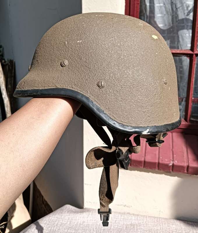 Vintage SA Army M87 S.A.P.H.I. Kevlar Helmet with Camouflage Cover