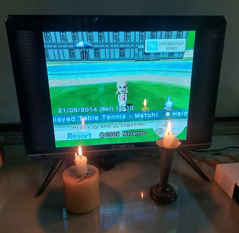 NINTENDO WII Model RVL-001 (EUR) Console, Wii Remote, Power Adapter, RCI Cable, Nunchuk and 2 Games