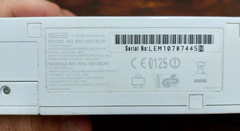 NINTENDO WII Model RVL-001 (EUR) Console, Wii Remote, Power Adapter, RCI Cable, Nunchuk and 2 Games