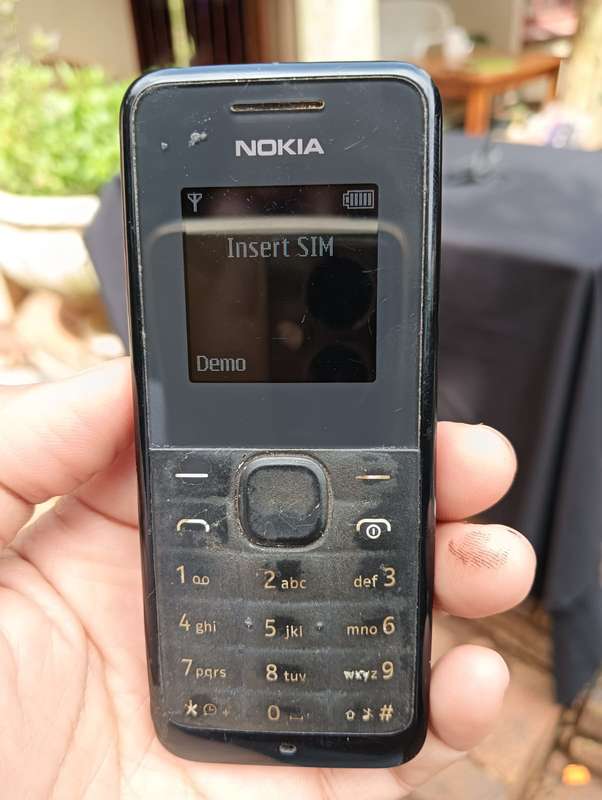 Nokia 105 Keypad Cellphone Working Battery Lasts a Month Charger Included