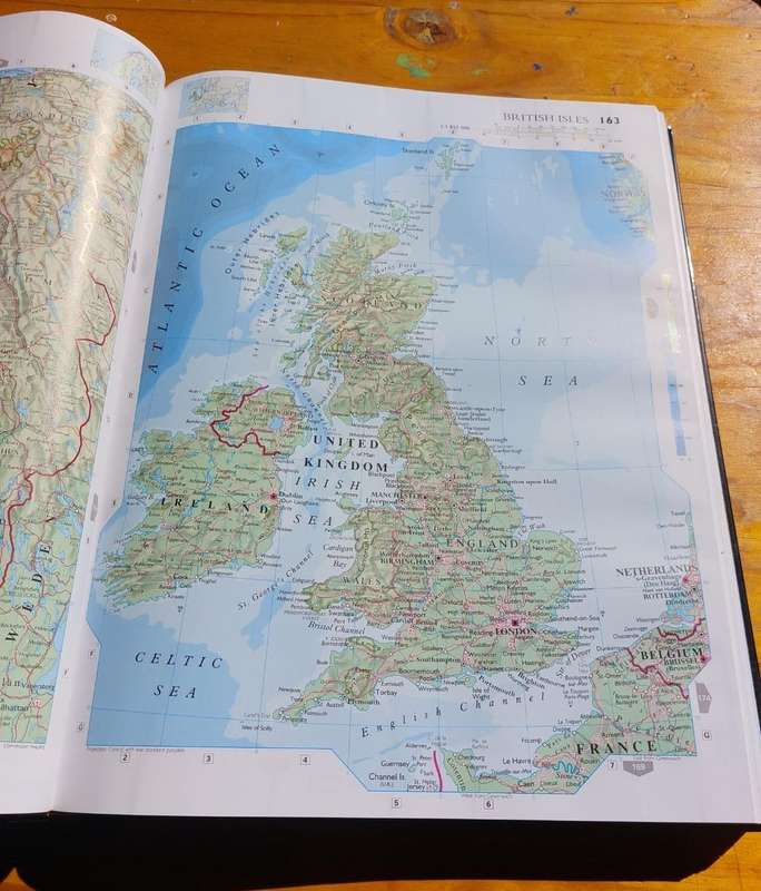 First Edition 2005 Philips Universal Atlas of the World: Hard Outer Case and Hard Cover Binding