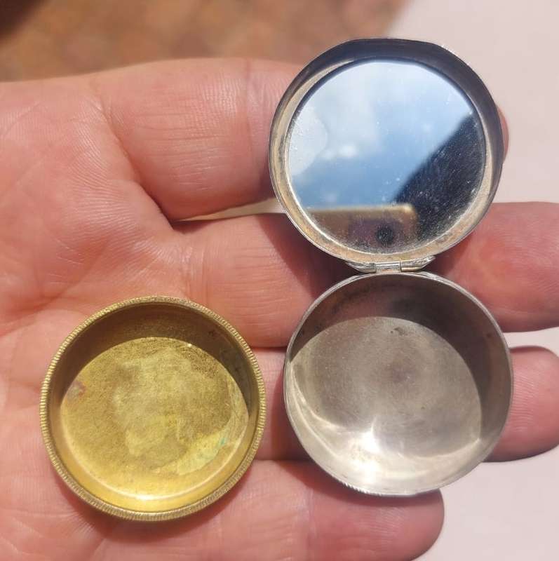 Vintage French Houbigant 835 Silver Ladies Powder Compact with Mirror and Brass Insert Total 22g