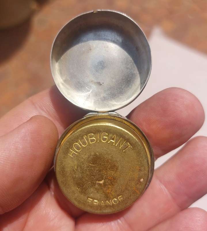 Vintage French Houbigant 835 Silver Ladies Powder Compact with Mirror and Brass Insert Total 22g