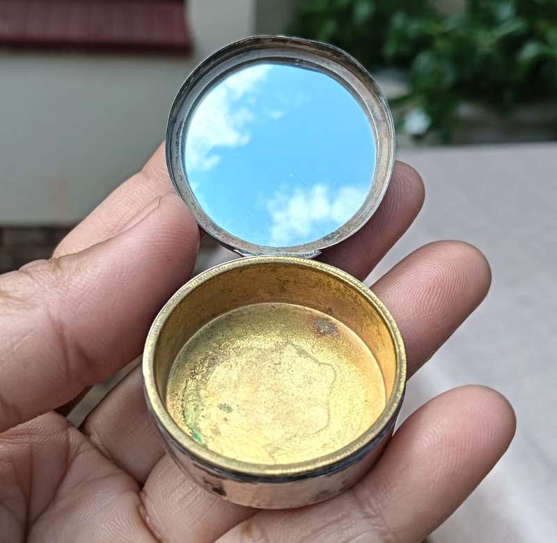 Vintage French Houbigant 835 Silver Ladies Powder Compact with Mirror and Brass Insert Total 22g