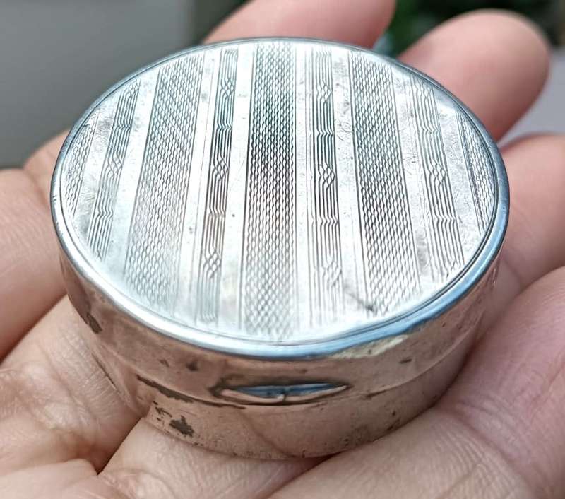 Vintage French Houbigant 835 Silver Ladies Powder Compact with Mirror and Brass Insert Total 22g