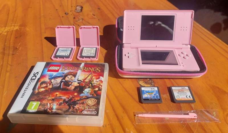 Coral Pink 2006 Nintendo DS Lite Console Good Working Condition with 2 Styluses and 2 Games