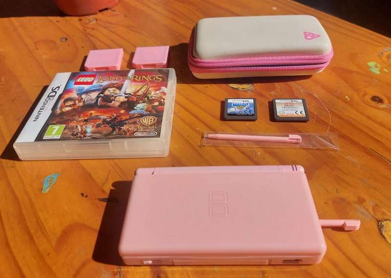 Coral Pink 2006 Nintendo DS Lite Console Good Working Condition with 2 Styluses and 2 Games