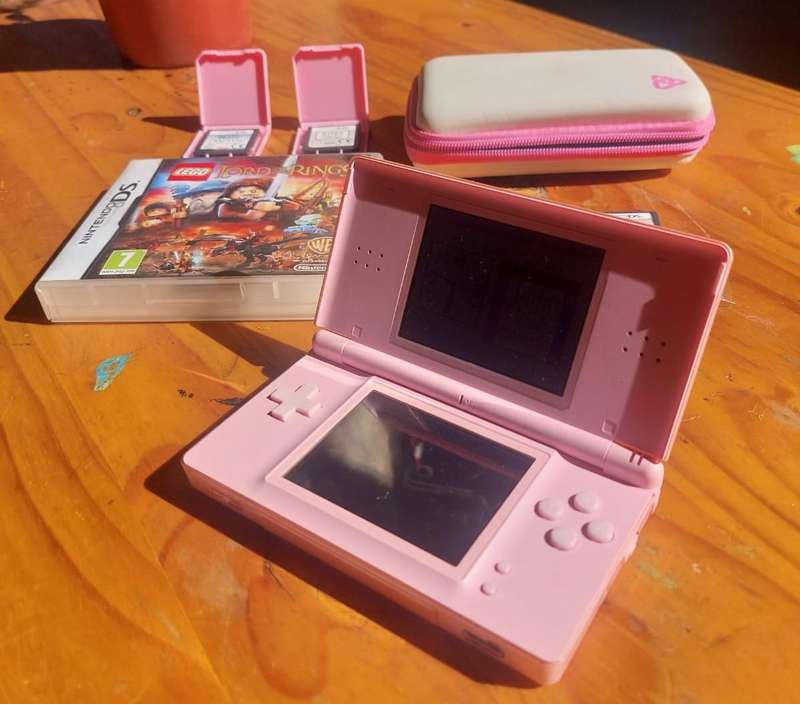 Coral Pink 2006 Nintendo DS Lite Console Good Working Condition with 2 Styluses and 2 Games