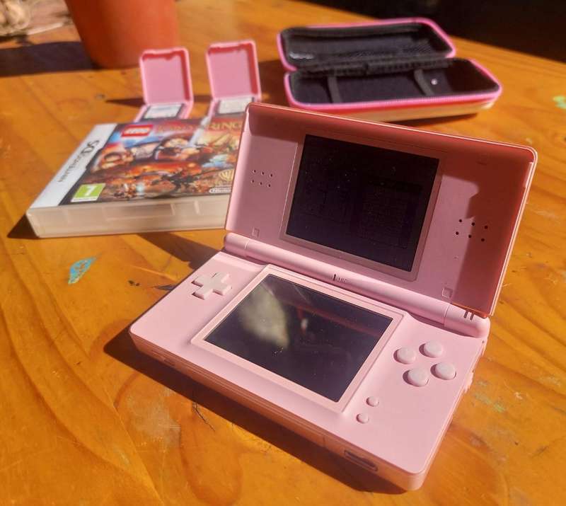 Coral Pink 2006 Nintendo DS Lite Console Good Working Condition with 2 Styluses and 2 Games