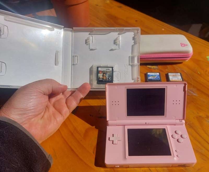 Coral Pink 2006 Nintendo DS Lite Console Good Working Condition with 2 Styluses and 2 Games