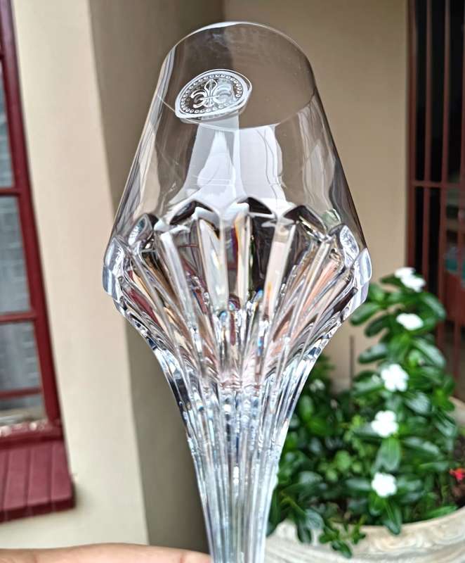 Two Remy Martin Louis VIII Cognac Glasses  Uniquely Hand Blown  Not Easy to Get!