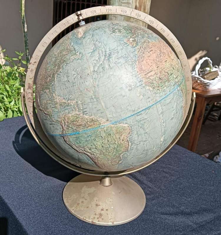 Large Replogle Globe Chicago USA Circa 1965-1971 with Raised 3D Mountains 30cm Diam