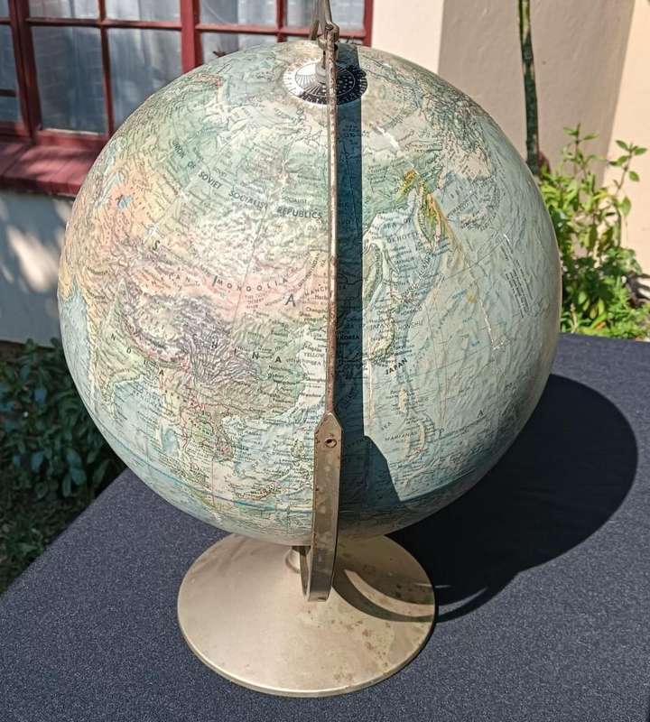 Large Replogle Globe Chicago USA Circa 1965-1971 with Raised 3D Mountains 30cm Diam