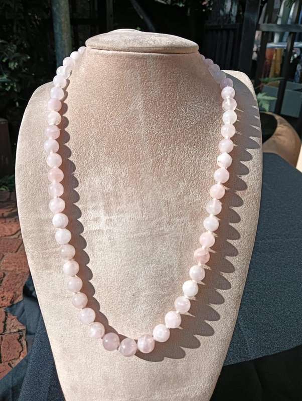 Soft Pink Rose Quartz Beaded Necklace Large 29cm Long