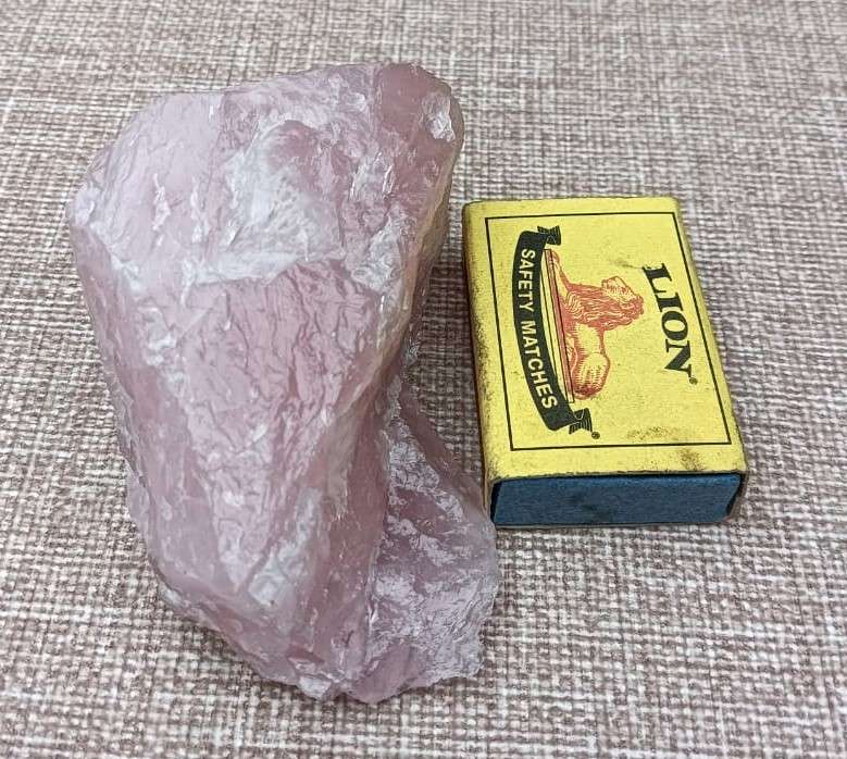 Lovely Pink Rose Quartz Rock Slab 9cm Wide 6cm High 6cm Deep