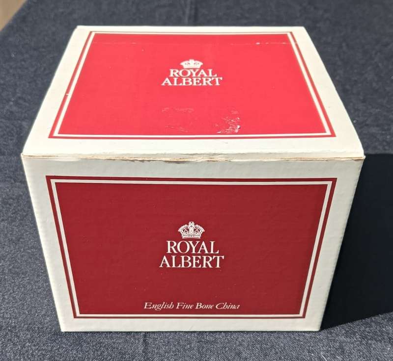 Royal Albert Flower of the Month Dec Christmas Rose Duo Boxed In Mint Condition