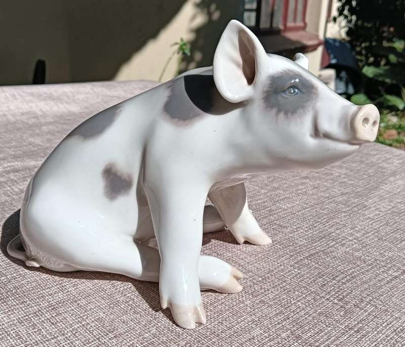 Royal Copenhagen Denmark 1935 Sitting Pig Figurine No 414 - 90 years Old! - In Perfect Condition!