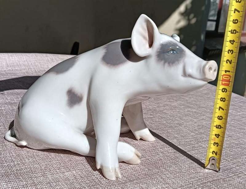 Royal Copenhagen Denmark 1935 Sitting Pig Figurine No 414 - 90 years Old! - In Perfect Condition!