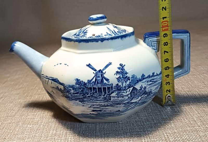 Antique 1920s Royal Doulton Blue and White Norfolk Pattern Hexagonal Shaped Teapot  Damaged Inside