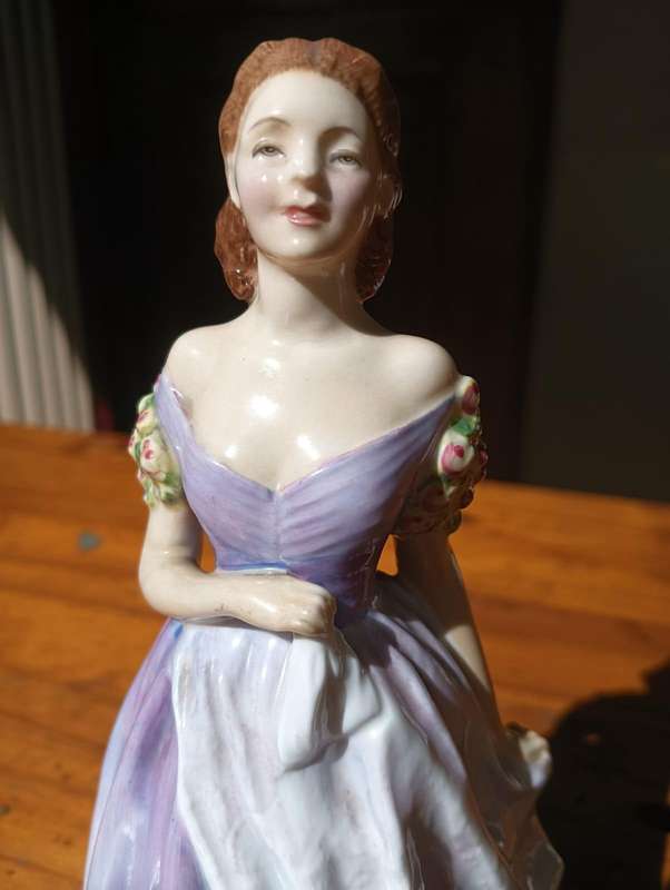 Royal Doulton Jacqueline Figurine HN2000 Scarce (Issued 1947 Retired 1951) Modelled Leslie Harradine