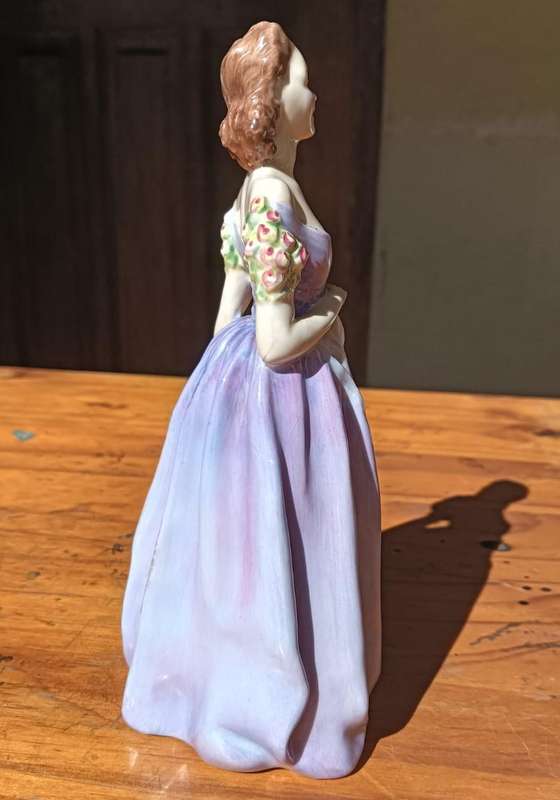 Royal Doulton Jacqueline Figurine HN2000 Scarce (Issued 1947 Retired 1951) Modelled Leslie Harradine
