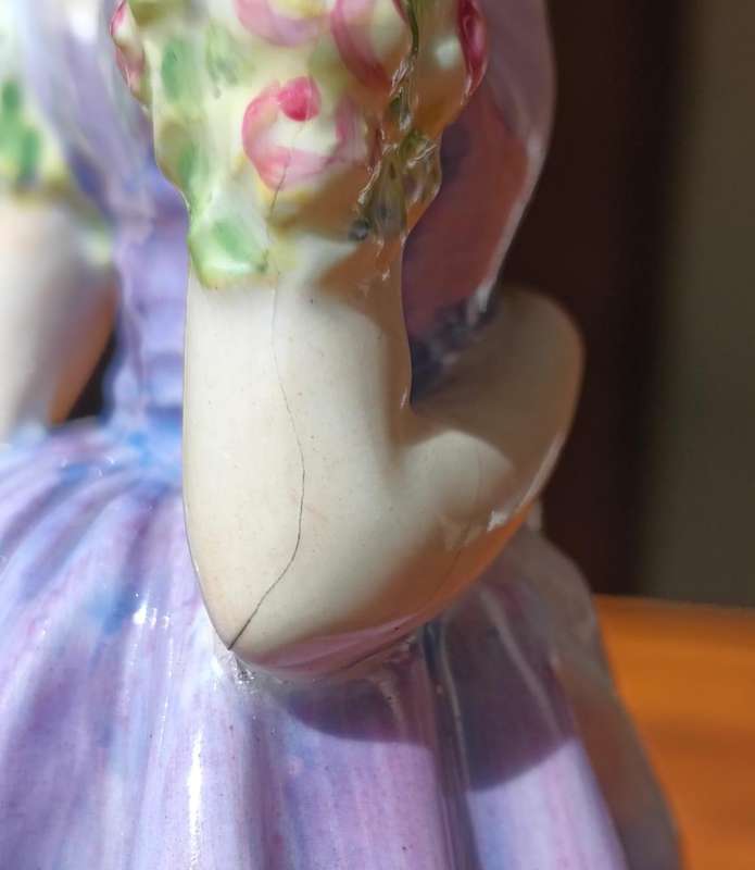 Royal Doulton Jacqueline Figurine HN2000 Scarce (Issued 1947 Retired 1951) Modelled Leslie Harradine
