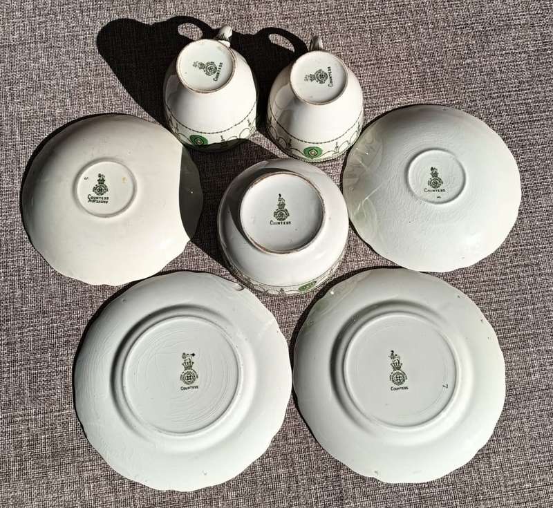 HARD TO FIND ROYAL DOULTON OLD COUNTESS PATTERN TRIOS PLUS SUGAR BOWL CIRCA 1930-1960.