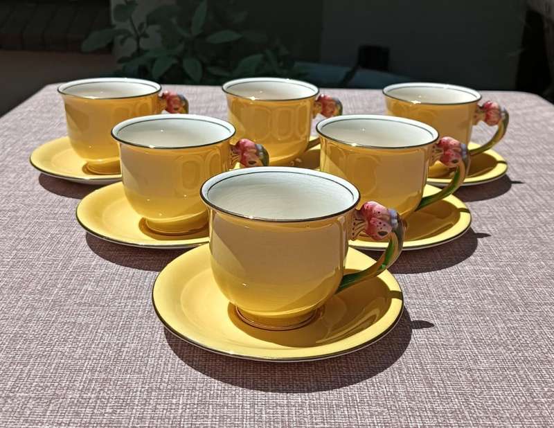 SIX (6) GRIMWADES ROYAL WINTON YELLOW ROSEBUD PATTERN DUOS ART DECO HAND PAINTED 1930S (PRE WAR)