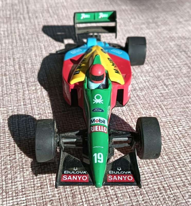 Scalextric Benetton Ford B189 F1 Slot Car 1992 Allessandro Nanini  Missing One Goodyear Tyre