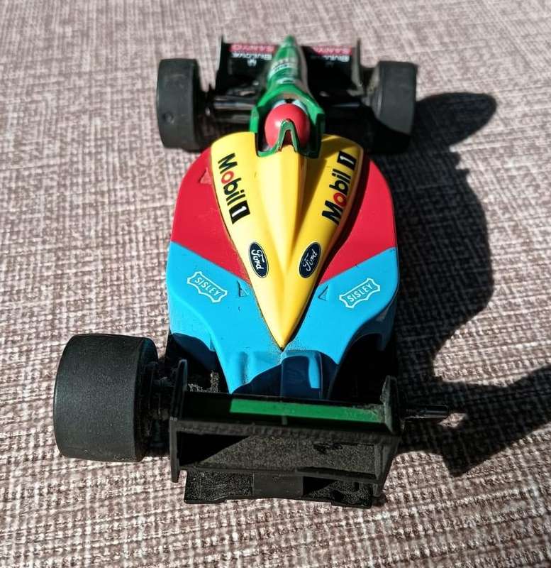 Scalextric Benetton Ford B189 F1 Slot Car 1992 Allessandro Nanini  Missing One Goodyear Tyre
